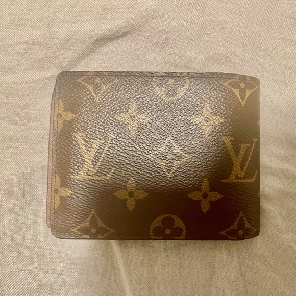 Louis Vuitton Wallet - Picture 1 of 4